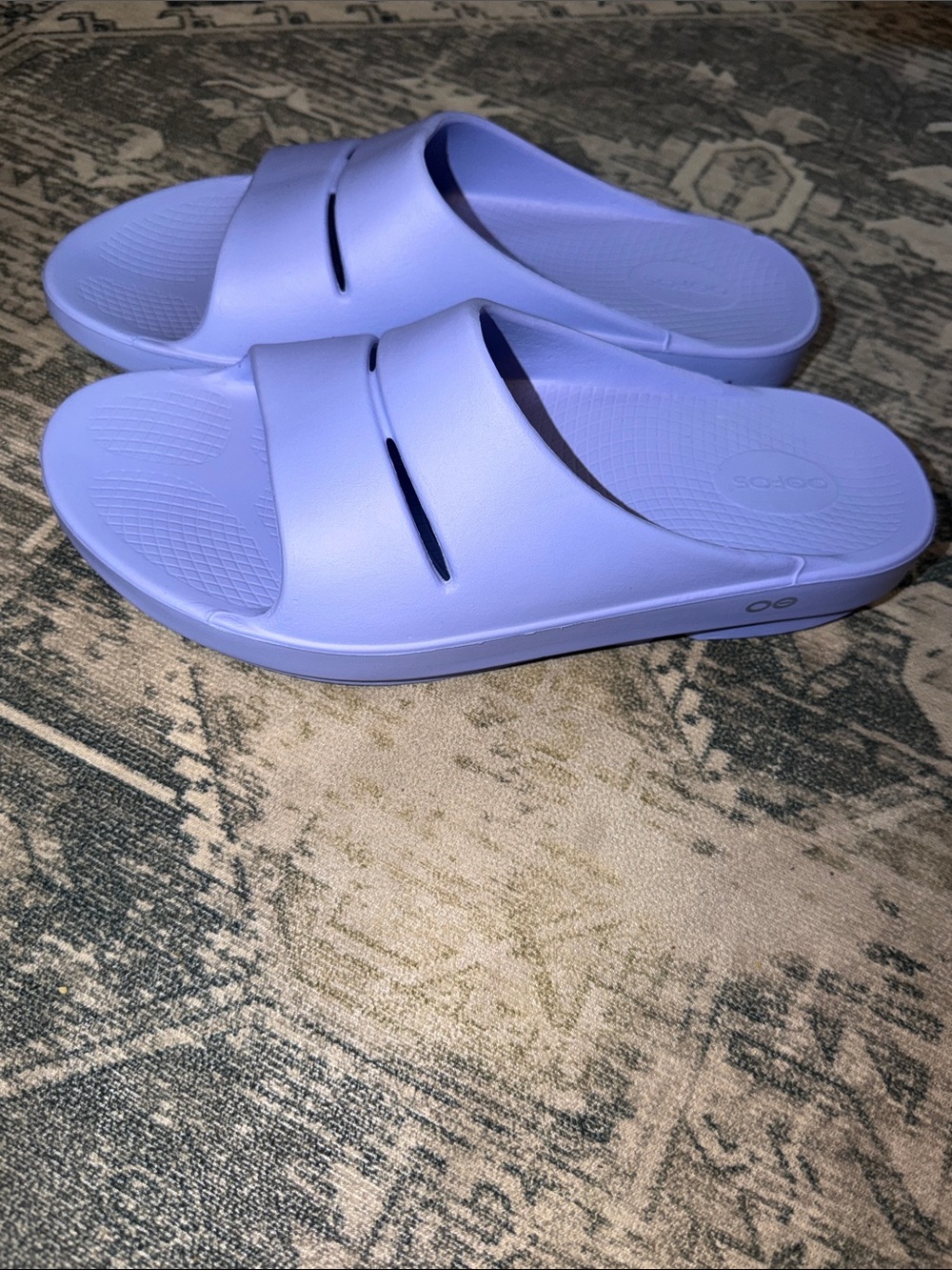Oofos unisex OOAHH slides in lilac men’s size 11 women’s 13